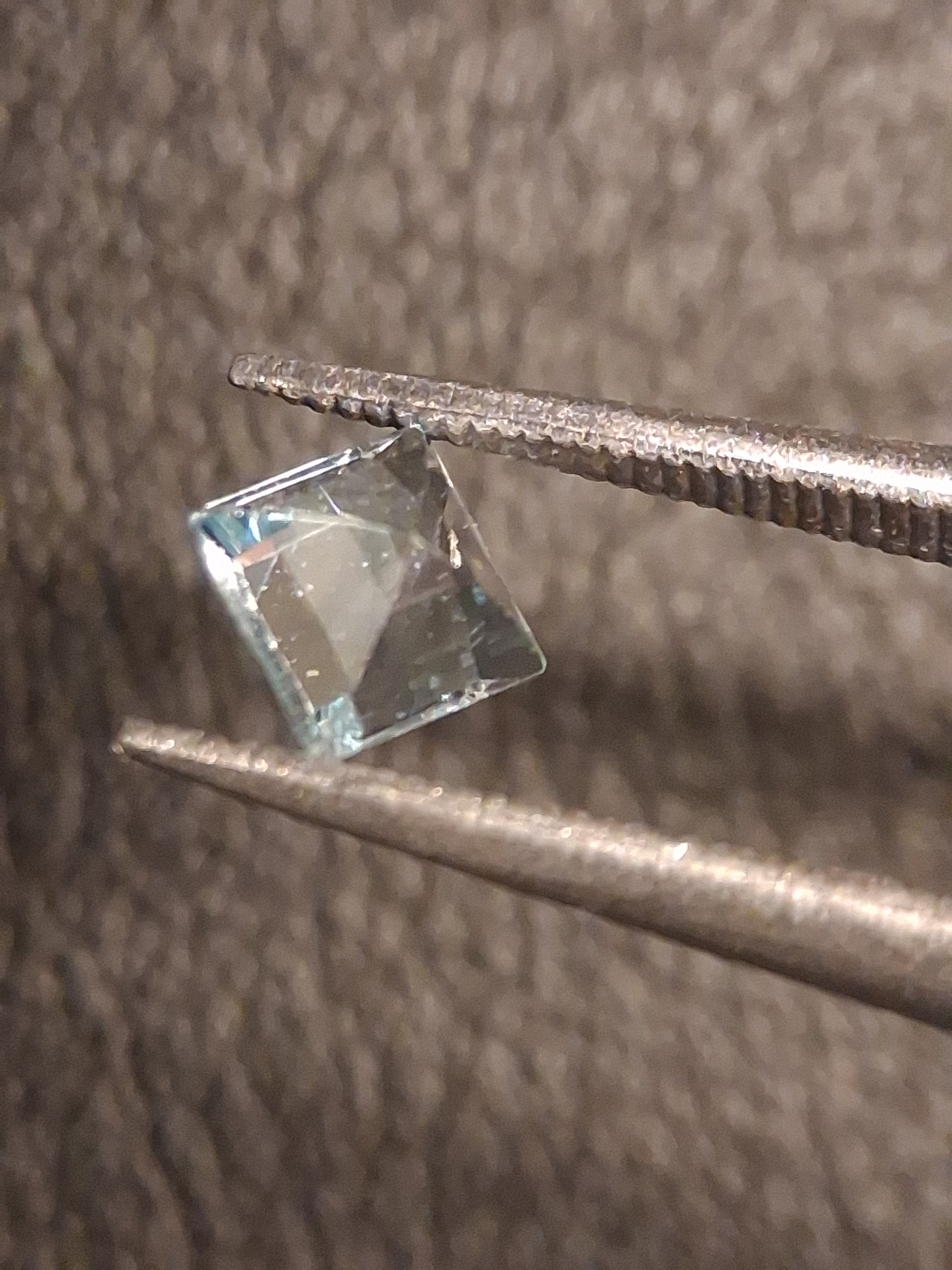 Natural Topaz - Sky Blue - 0.454 ct - square - irradiated - Natural Gems Belgium