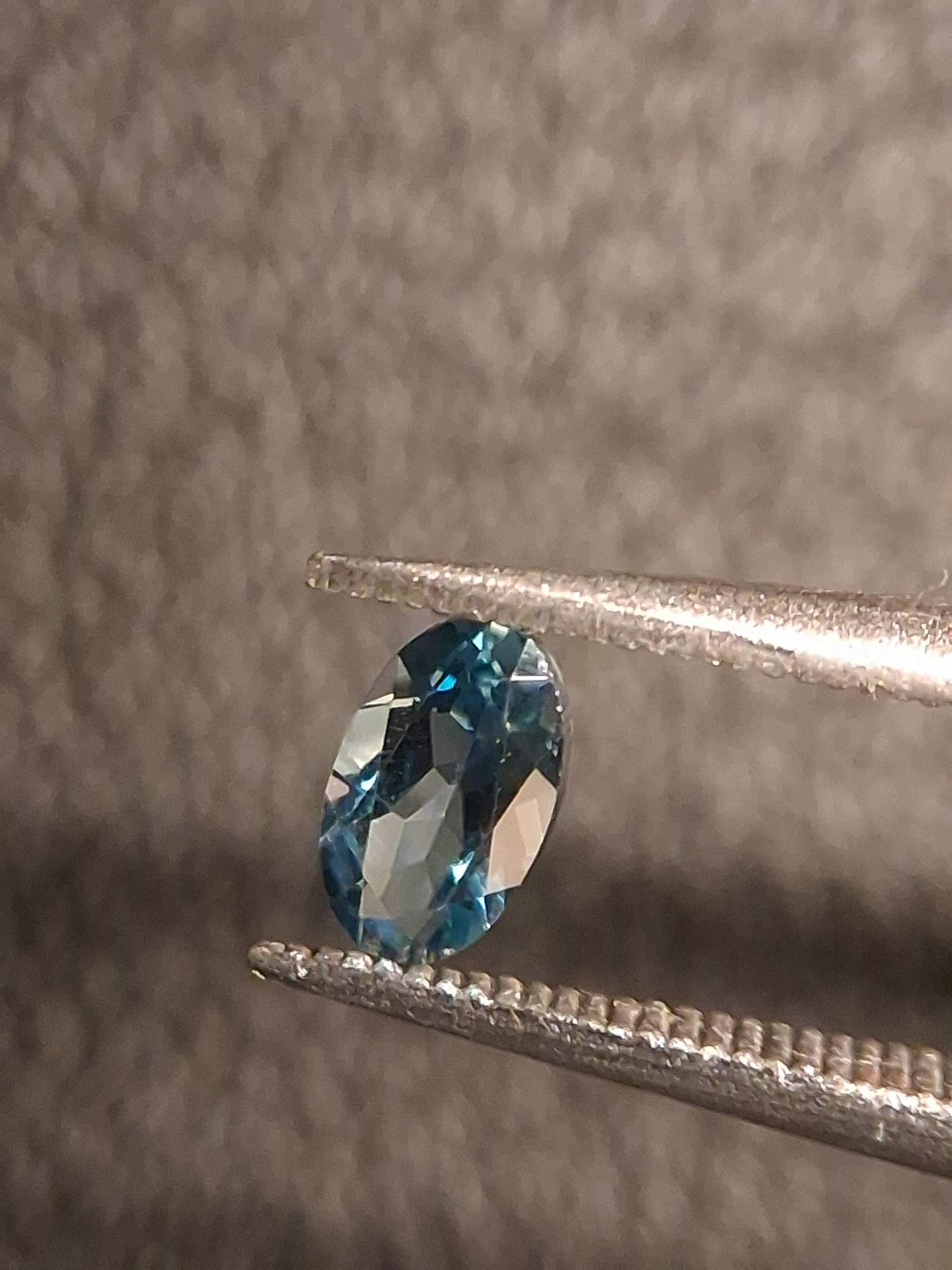Natural Topaz - London Blue - 0.266 ct - oval - high end jewelry quality - Natural Gems Belgium