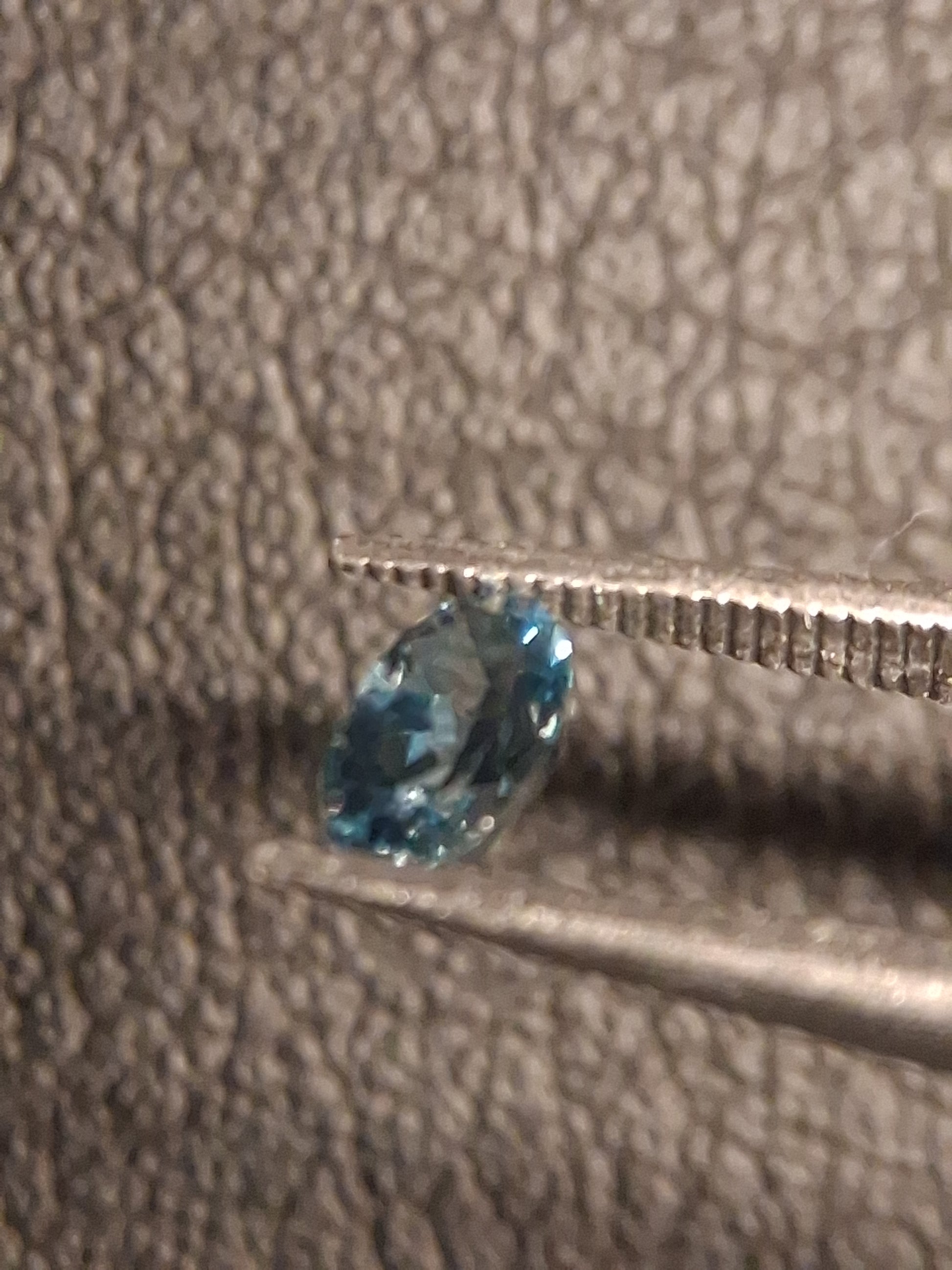 Natural Topaz - London Blue - 0.266 ct - oval - high end jewelry quality - Natural Gems Belgium