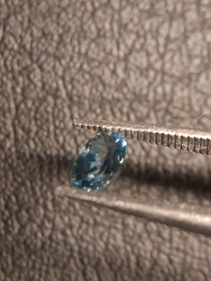 Natural Topaz - London Blue - 0.266 ct - oval - high end jewelry quality - Natural Gems Belgium