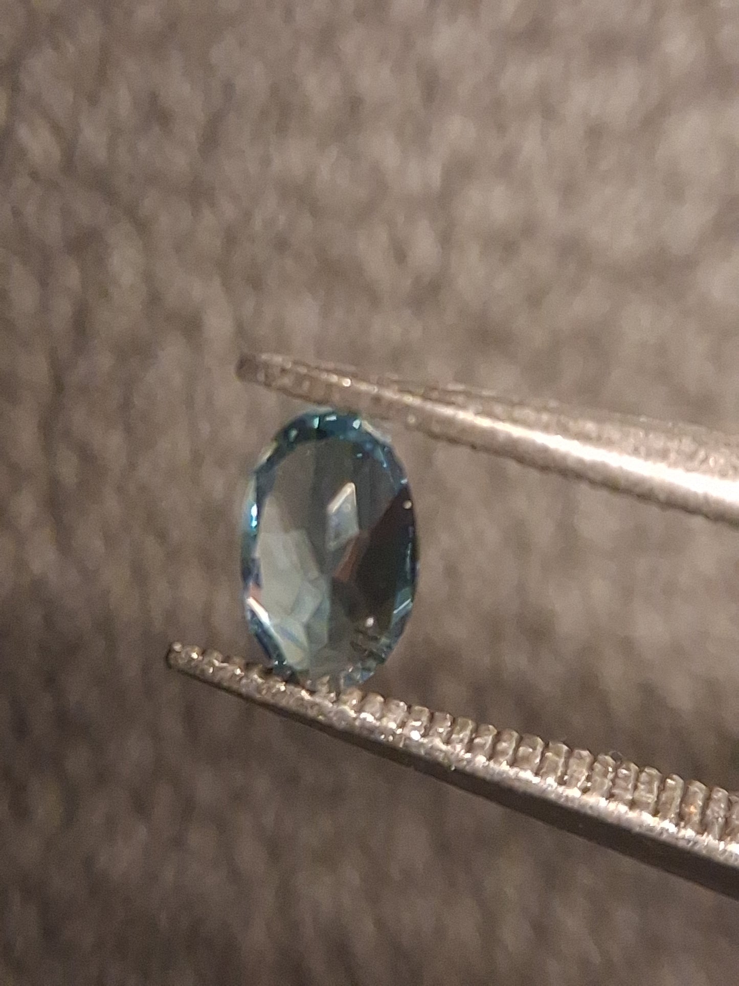 Natural Topaz - London Blue - 0.266 ct - oval - high end jewelry quality - Natural Gems Belgium