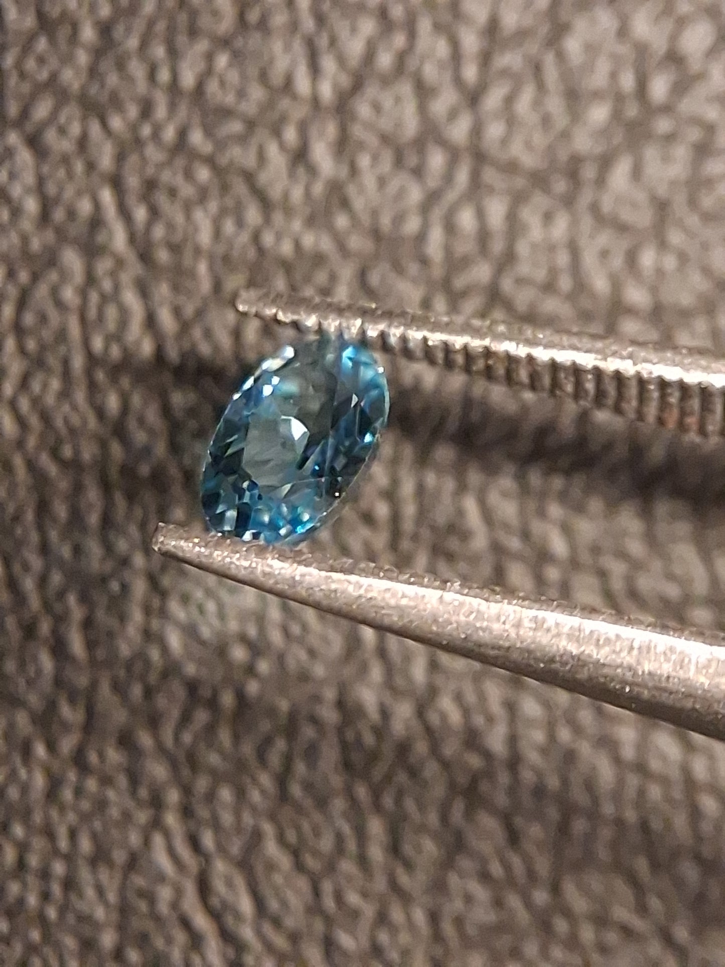Natural Topaz - London Blue - 0.244 ct - oval - high end jewelry quality - Natural Gems Belgium