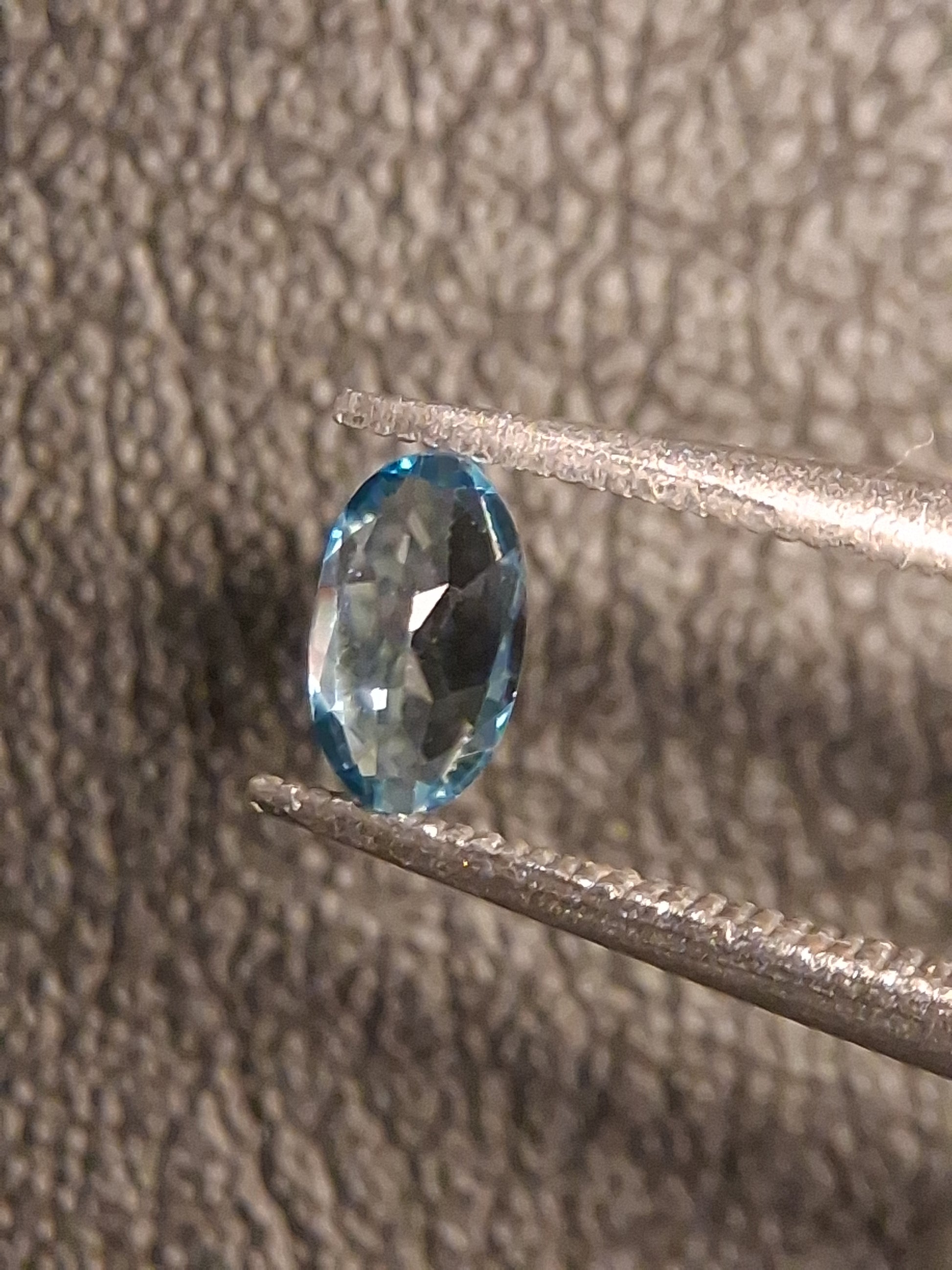 Natural Topaz - London Blue - 0.244 ct - oval - high end jewelry quality - Natural Gems Belgium