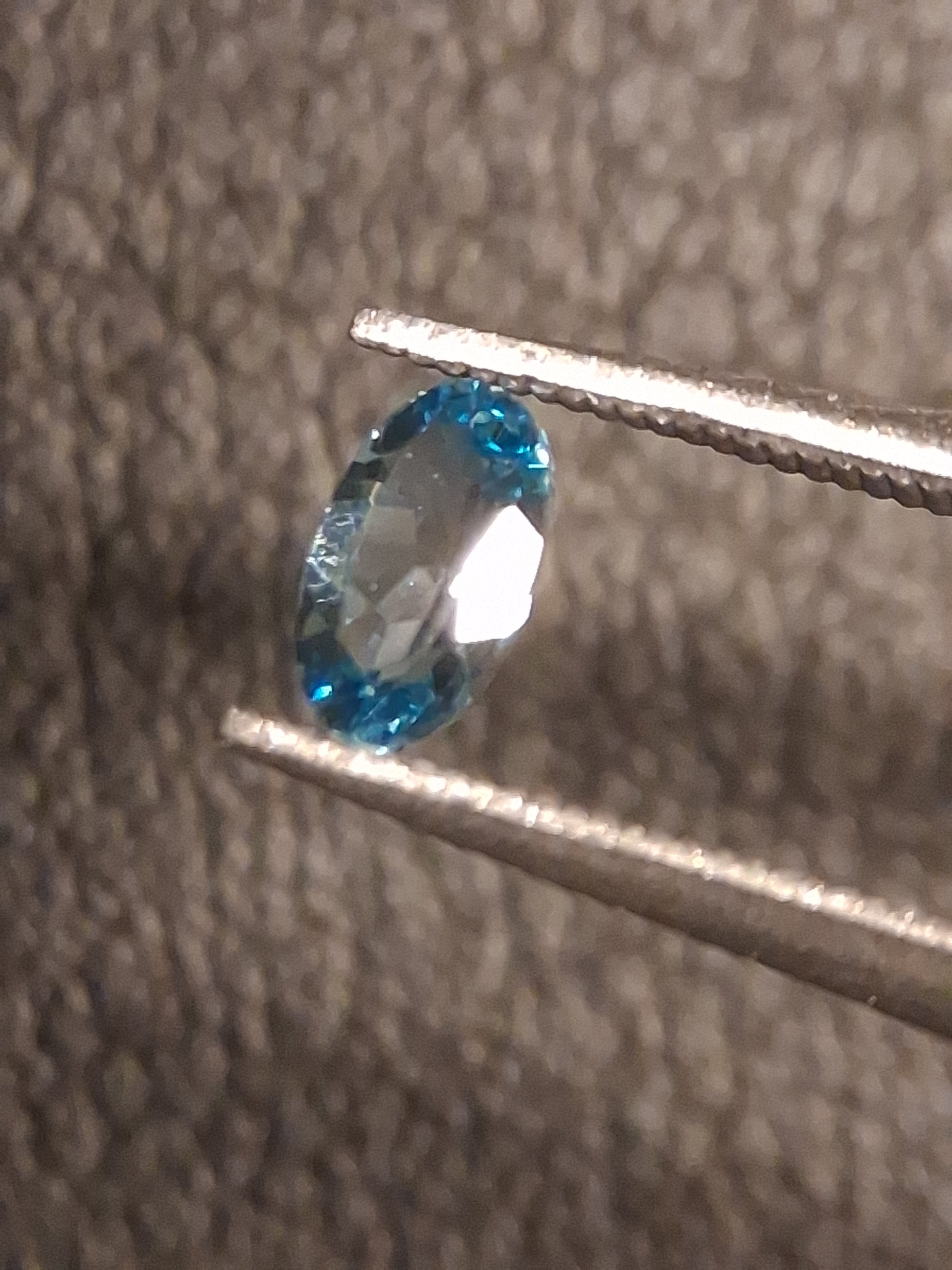 Natural Topaz - London Blue - 0.265 ct - oval - high end jewelry quality - Natural Gems Belgium
