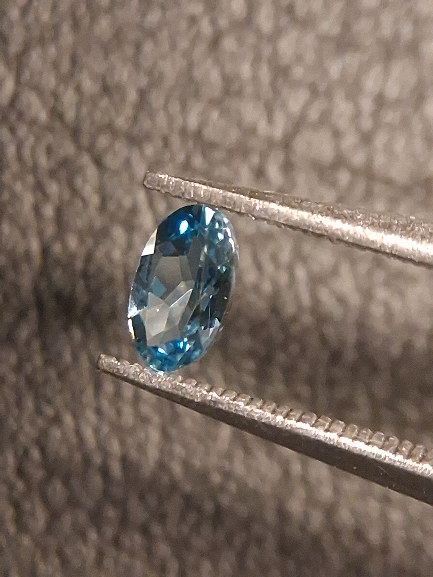 Natural Topaz - London Blue - 0.265 ct - oval - high end jewelry quality - Natural Gems Belgium