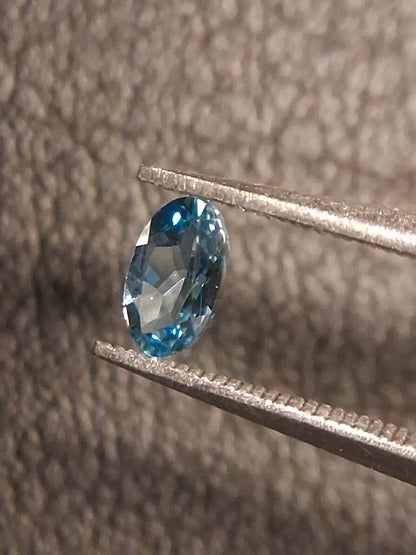 Natural Topaz - London Blue - 0.265 ct - oval - high end jewelry quality - Natural Gems Belgium