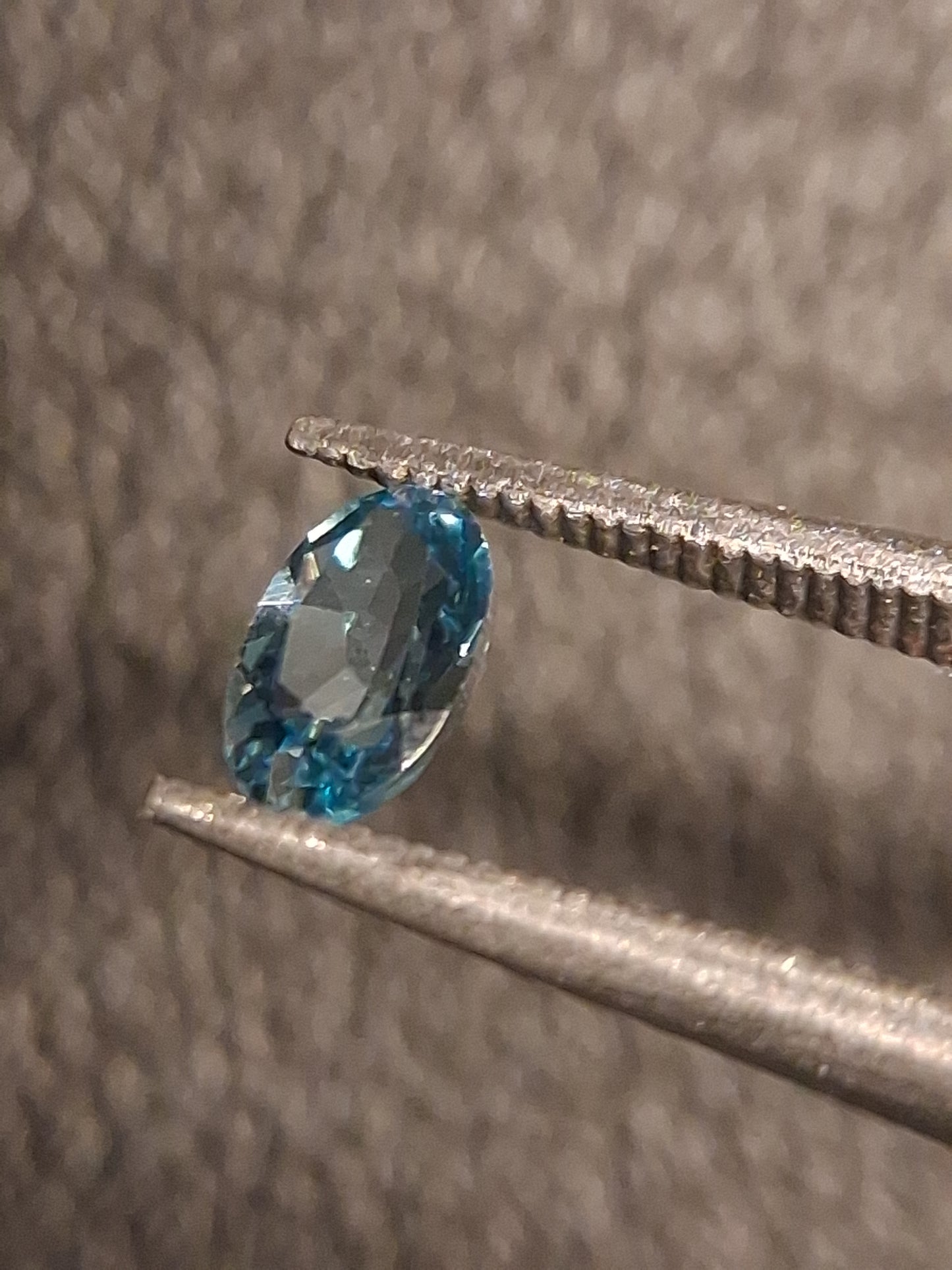 Natural Topaz - London Blue - 0.265 ct - oval - high end jewelry quality - Natural Gems Belgium