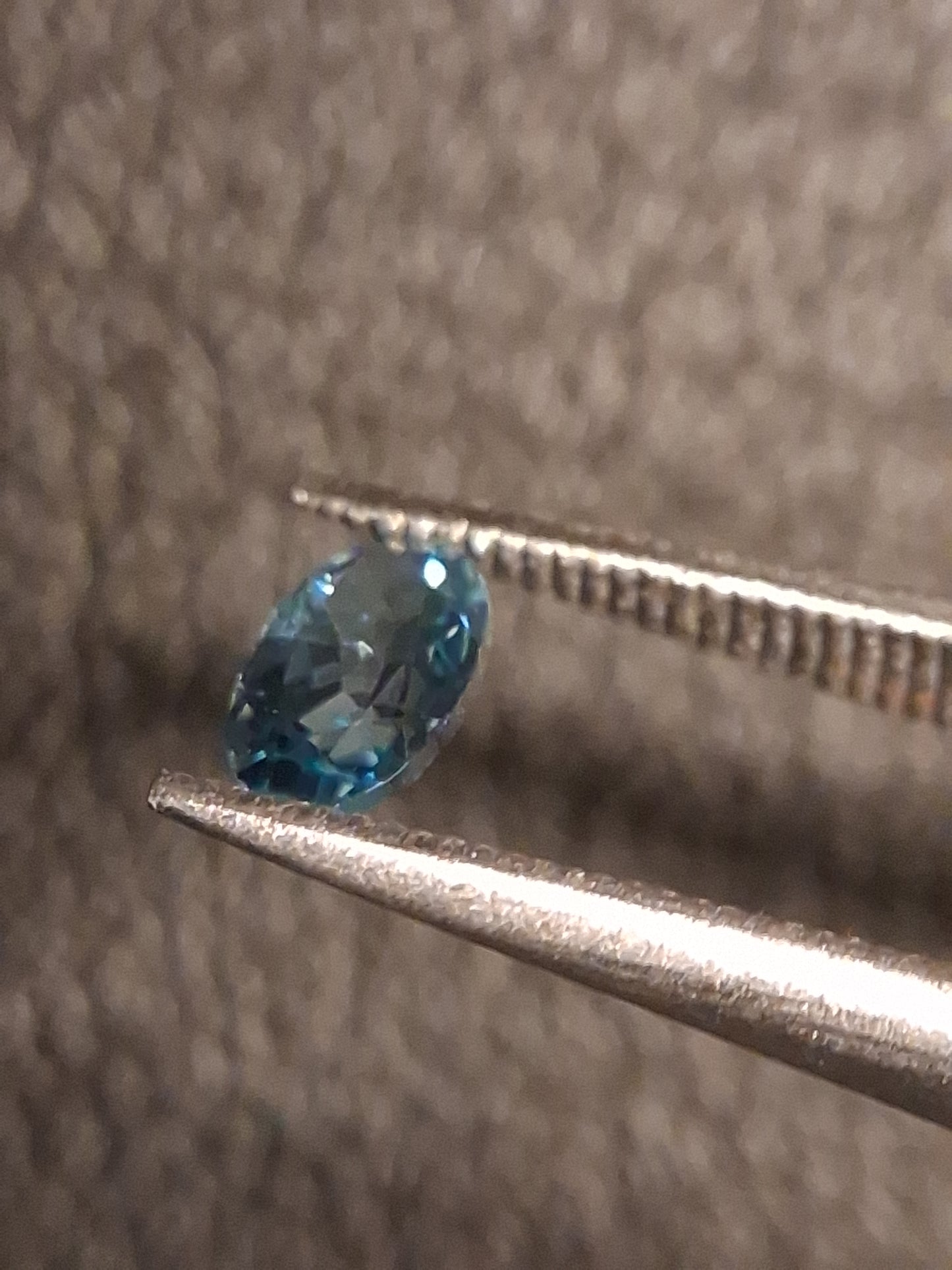 Natural Topaz - London Blue - 0.265 ct - oval - high end jewelry quality - Natural Gems Belgium
