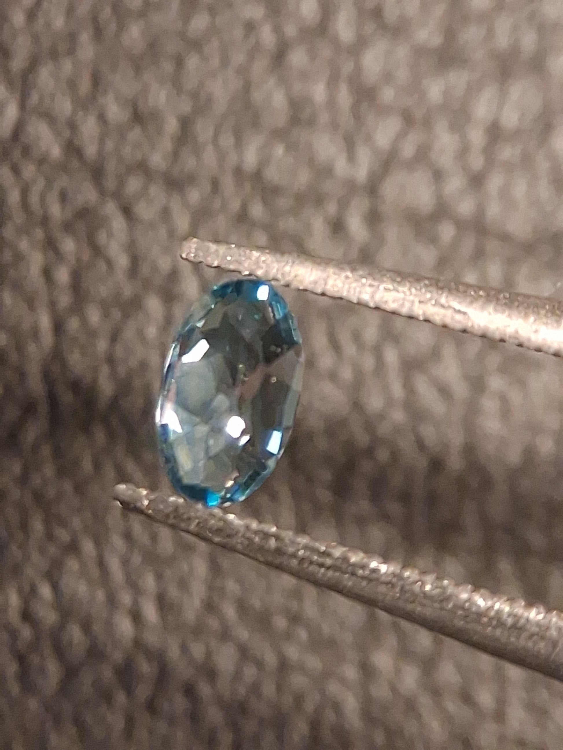 Natural Topaz - London Blue - 0.265 ct - oval - high end jewelry quality - Natural Gems Belgium