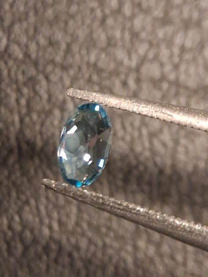Natural Topaz - London Blue - 0.265 ct - oval - high end jewelry quality - Natural Gems Belgium