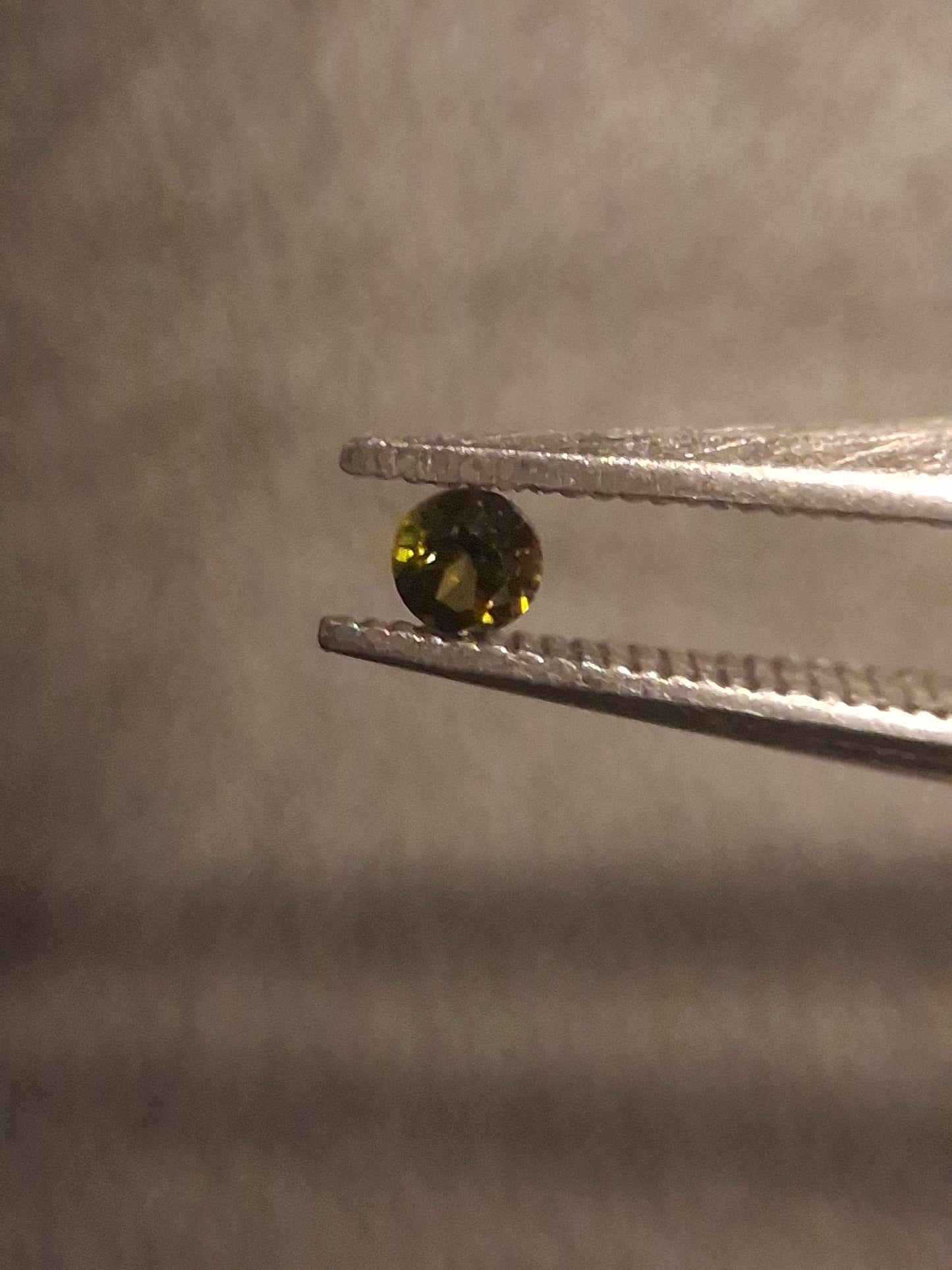 Natural Tourmaline - Green - 2 mm - 0.029 ct - round - excellent - unheated - Natural Gems Belgium