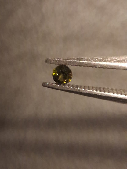 Natural Tourmaline - Green - 2 mm - 0.029 ct - round - excellent - unheated - Natural Gems Belgium
