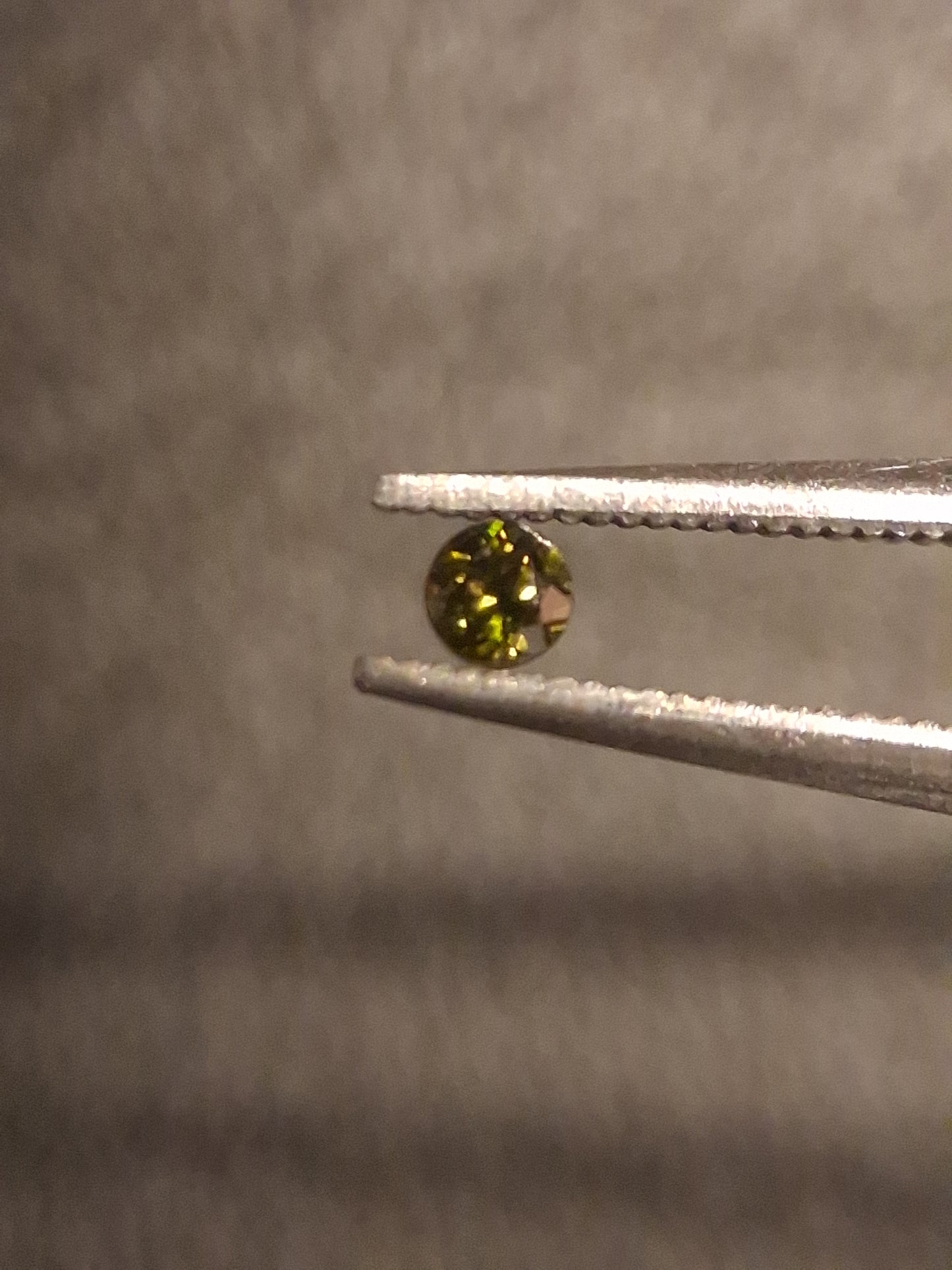 Natural Tourmaline - Green - 2 mm - 0.029 ct - round - excellent - unheated - Natural Gems Belgium