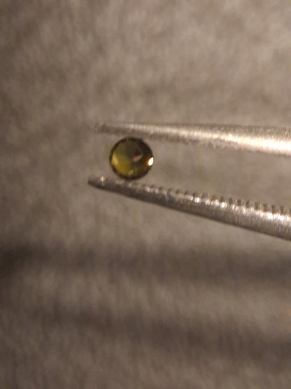 Natural Tourmaline - Green - 2 mm - 0.029 ct - round - excellent - unheated - Natural Gems Belgium