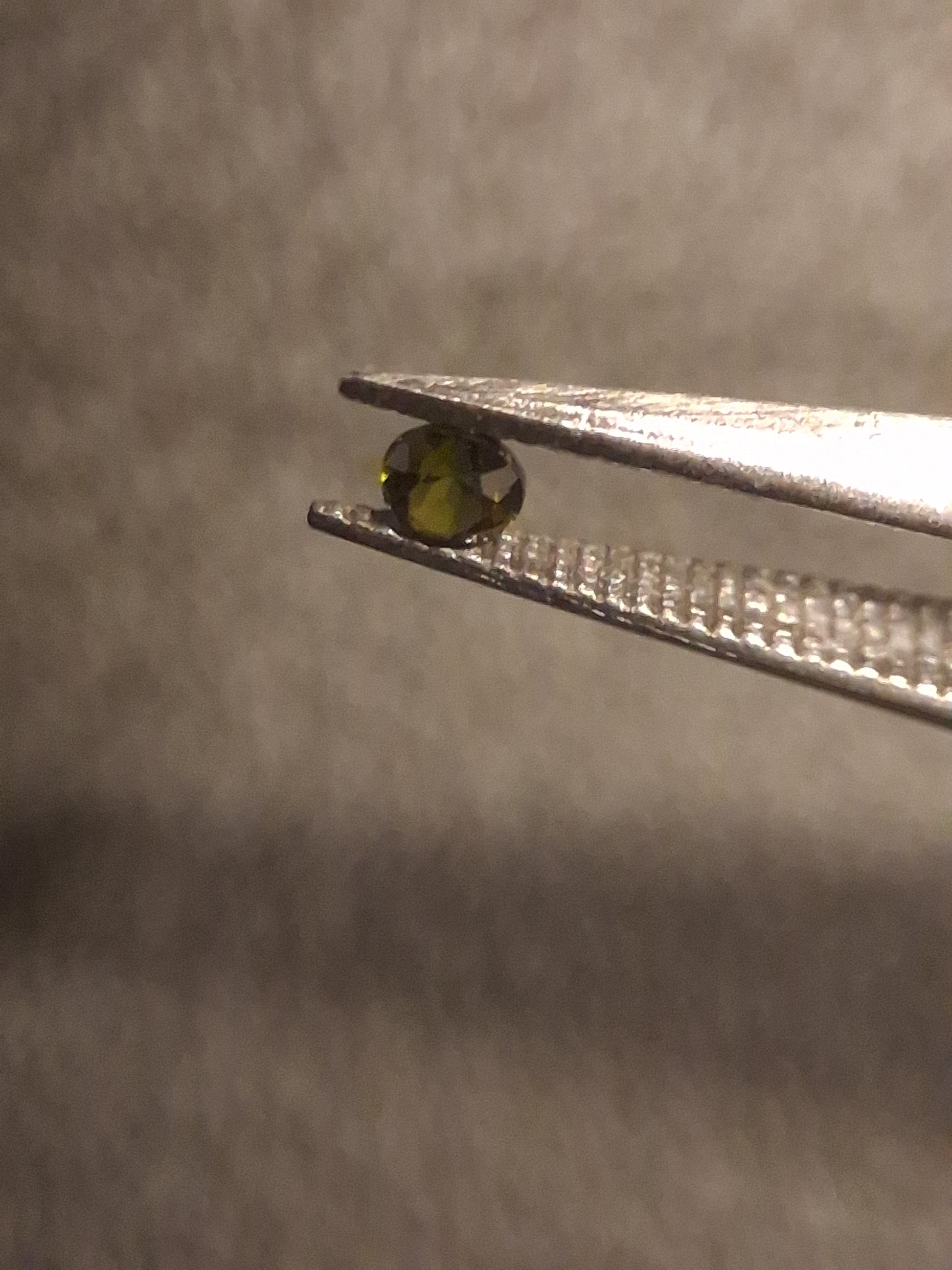 Natural Tourmaline - Green - 2 mm - 0.029 ct - round - excellent - unheated - Natural Gems Belgium