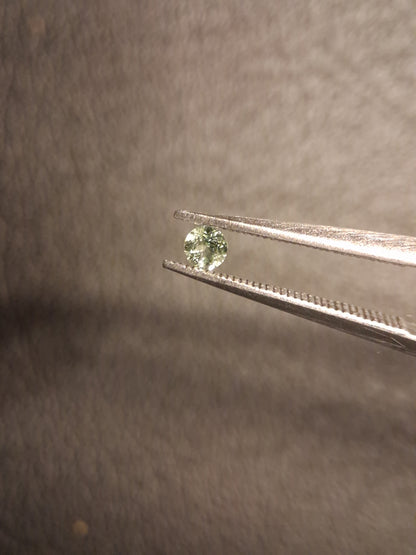 Natural Tourmaline - light green - 2.4 mm - 0.060 ct - round - unheated - Natural Gems Belgium