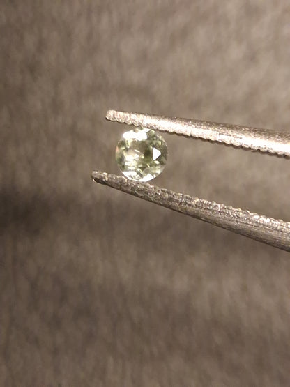 Natural Tourmaline - light green - 2.4 mm - 0.059 ct - round - unheated - Natural Gems Belgium