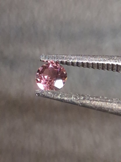 Natural Light Pink Tourmaline – Round Brilliant Faceted 0.057 Ct – Premium Loose Gemstone - Natural Gems Belgium