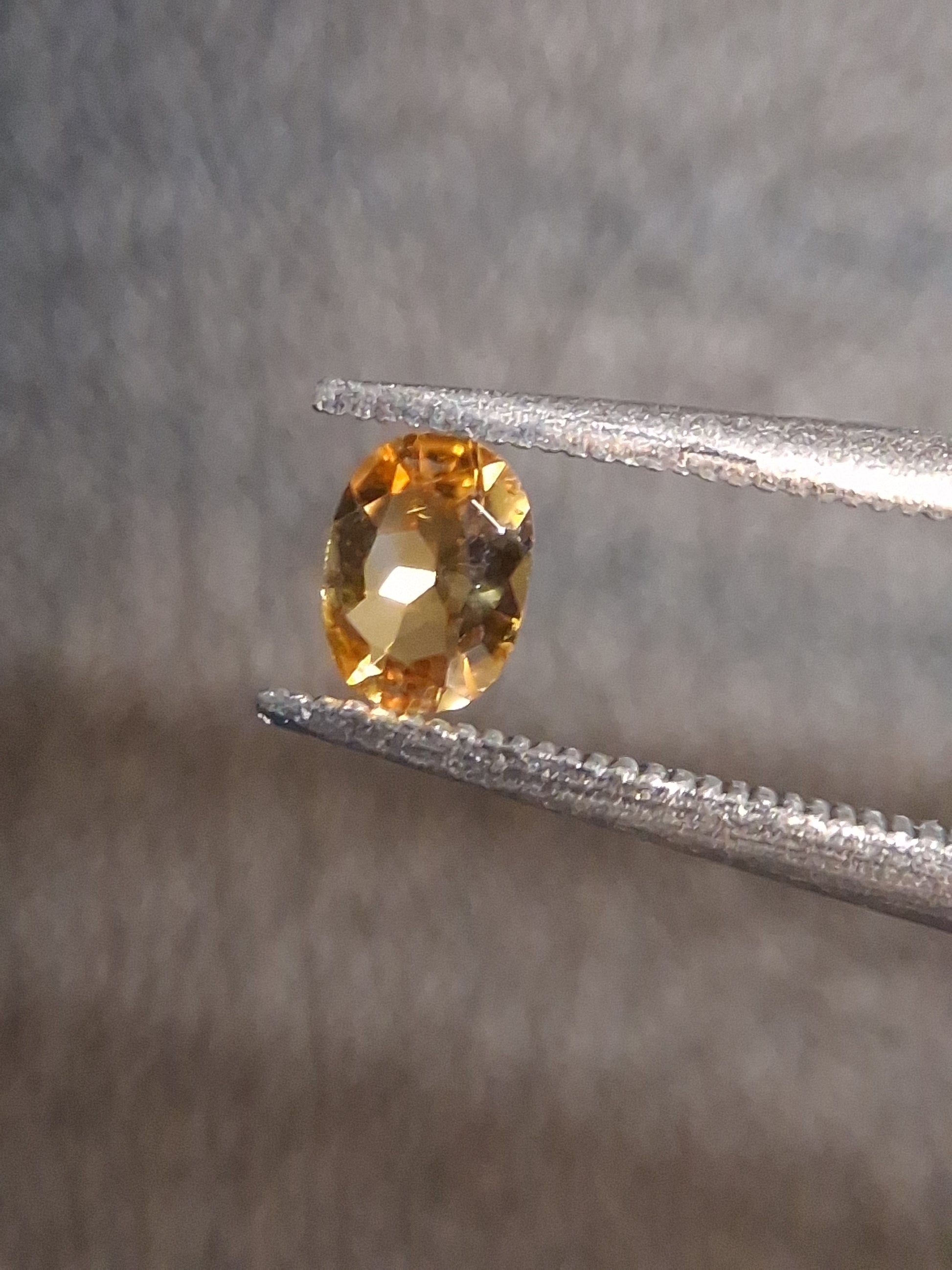 Natural Citrine Gemstone – Faceted Oval Cut 3x4 mm Golden Yellow | Loose Citrine Stone - Natural Gems Belgium