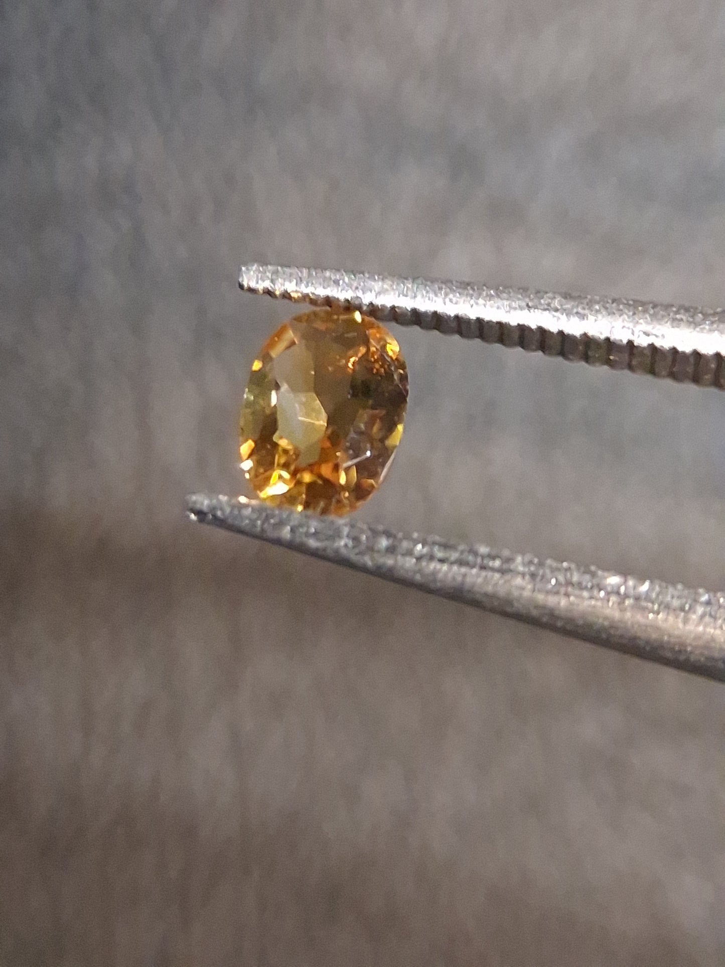 Natural Citrine Gemstone – Faceted Oval Cut 3x4 mm Golden Yellow | Loose Citrine Stone - Natural Gems Belgium