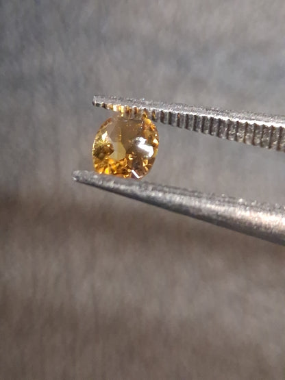 Natural Citrine Gemstone – Faceted Oval Cut 3x4 mm Golden Yellow | Loose Citrine Stone - Natural Gems Belgium