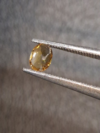 Natural Citrine Gemstone – Faceted Oval Cut 3x4 mm Golden Yellow | Loose Citrine Stone - Natural Gems Belgium
