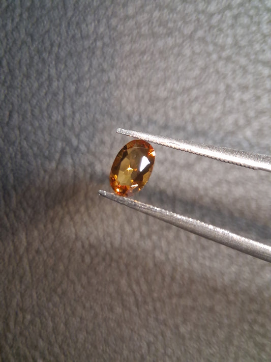 Natural Citrine – Faceted Oval Cut 4x6 mm 0.370 ct Honey Yellow | Loose Gemstone - Natural Gems Belgium