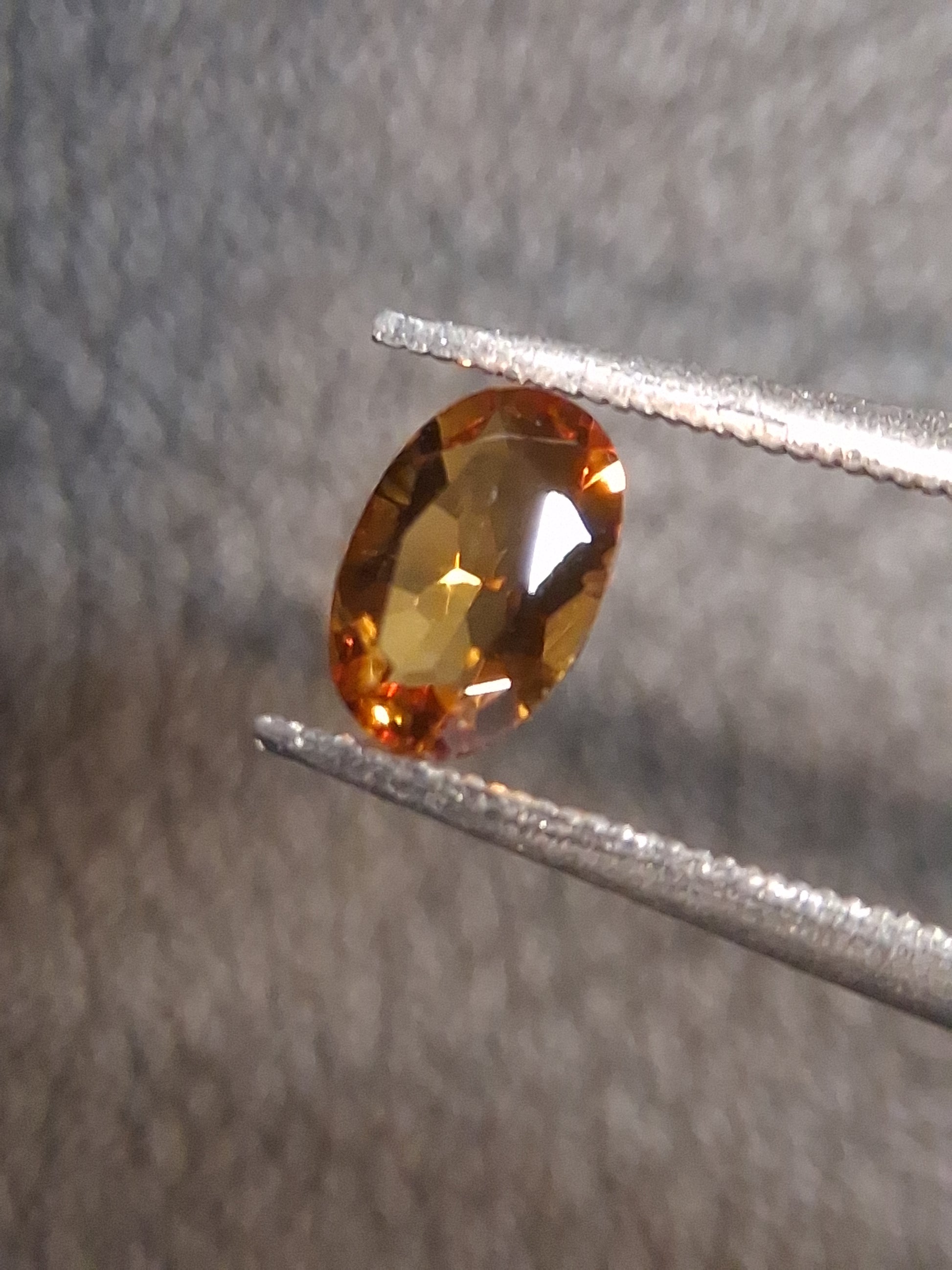Natural Citrine – Faceted Oval Cut 4x6 mm 0.370 ct Honey Yellow | Loose Gemstone - Natural Gems Belgium
