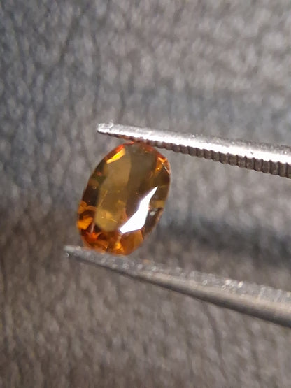 Natural Citrine – Faceted Oval Cut 4x6 mm 0.371 ct Honey Yellow | Loose Gemstone - Natural Gems Belgium