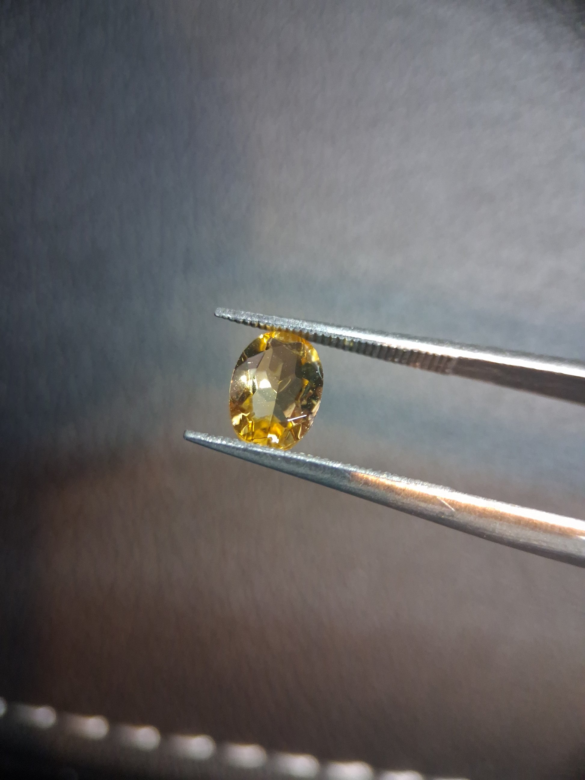 Natural Citrine – Faceted Oval Cut 5x7 mm 0.694 ct Sunlight Yellow | Loose Gemstone - Natural Gems Belgium