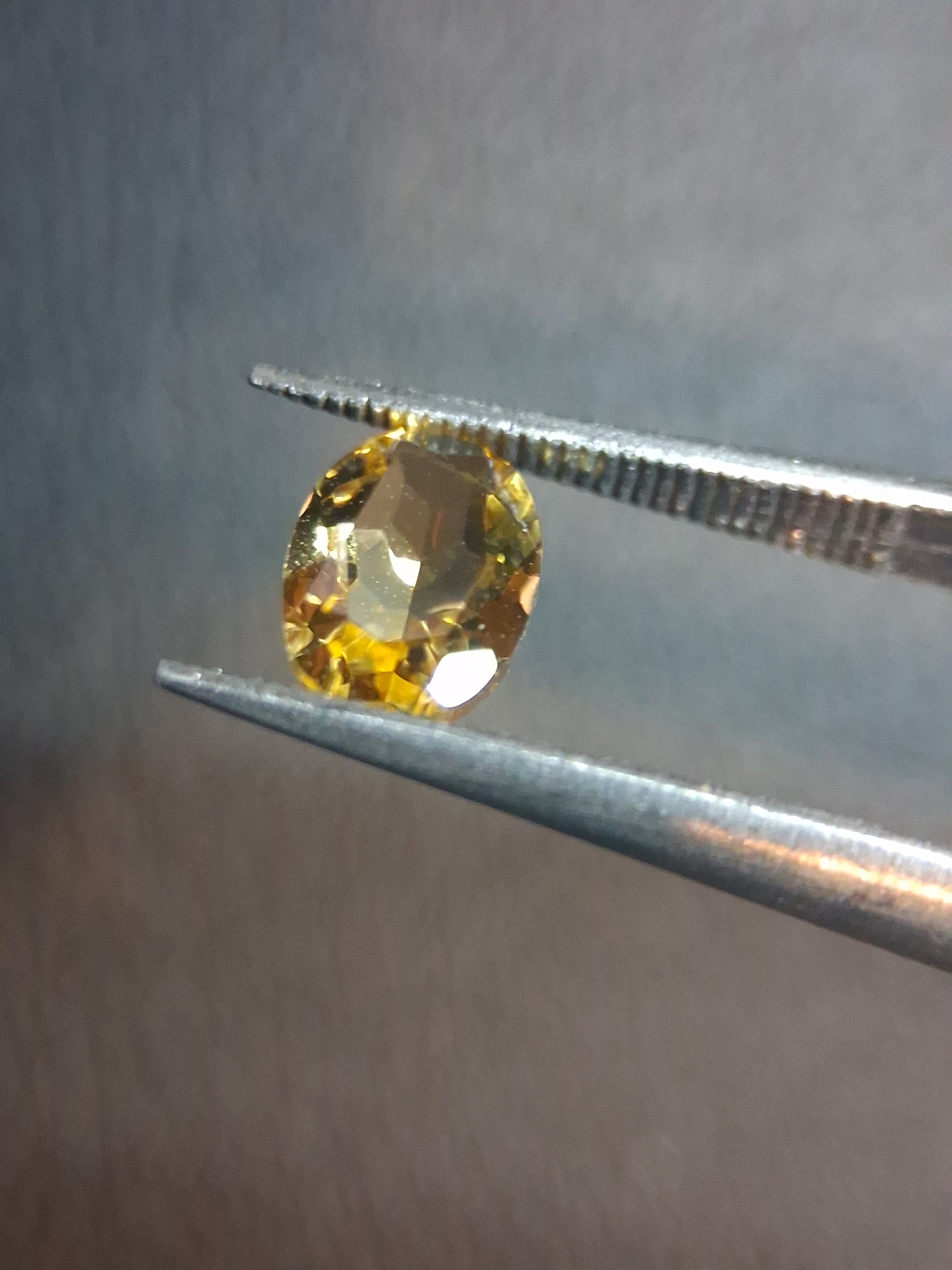 Natural Citrine – Faceted Oval Cut 5x7 mm 0.694 ct Sunlight Yellow | Loose Gemstone - Natural Gems Belgium