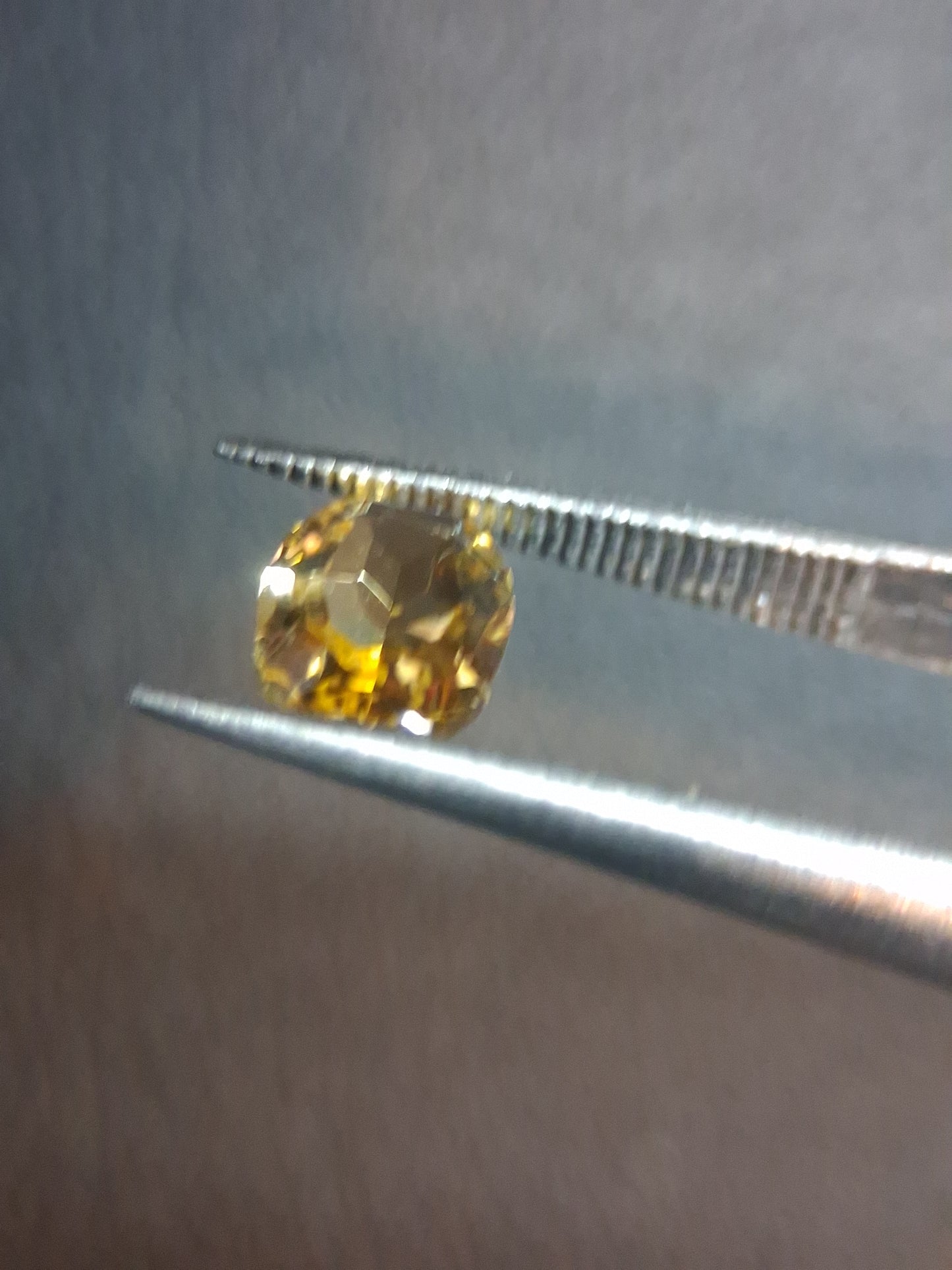 Natural Citrine – Faceted Oval Cut 5x7 mm 0.694 ct Sunlight Yellow | Loose Gemstone - Natural Gems Belgium