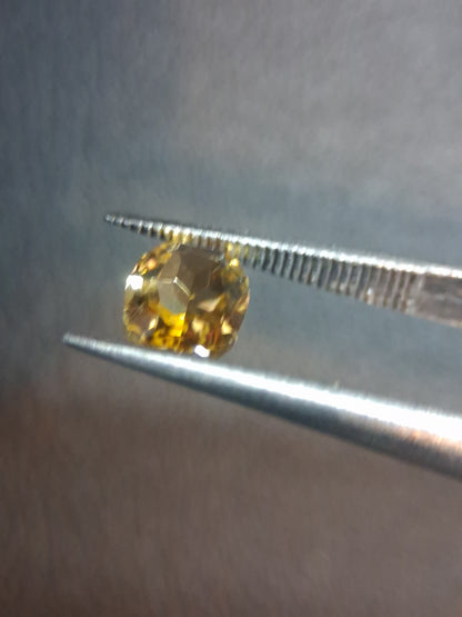 Natural Citrine – Faceted Oval Cut 5x7 mm 0.694 ct Sunlight Yellow | Loose Gemstone - Natural Gems Belgium