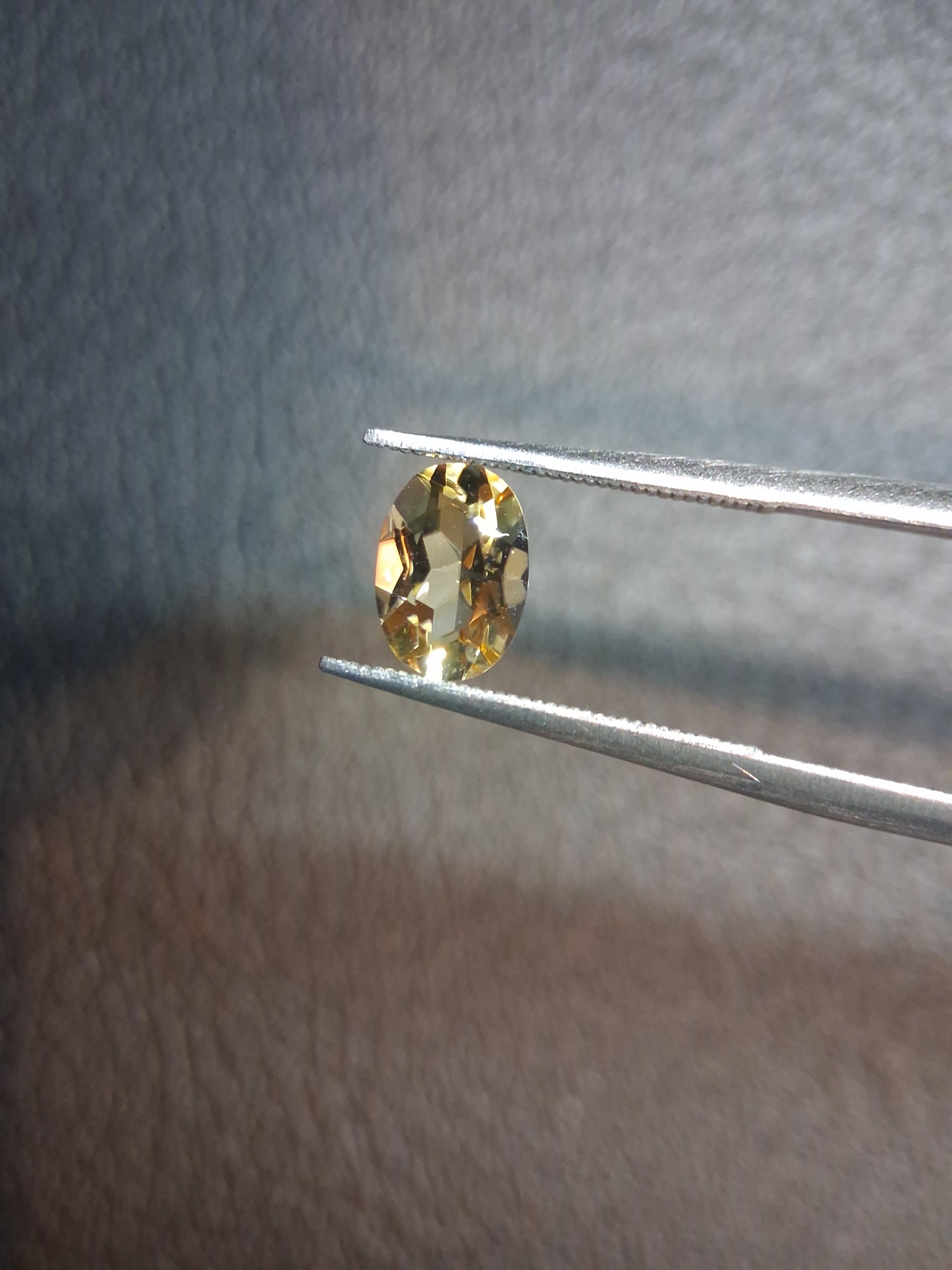 Natural Citrine – Faceted Oval Cut 5x7 mm 0.696 ct Sunlight Yellow | Loose Gemstone - Natural Gems Belgium