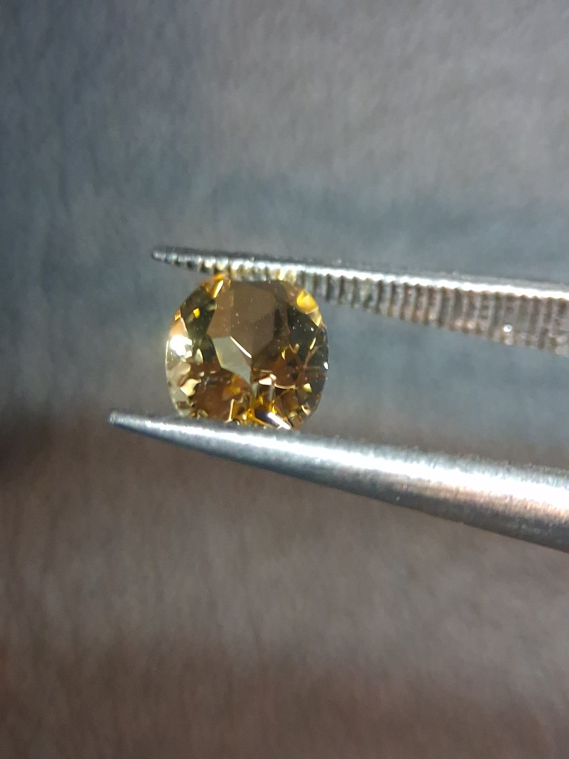 Natural Citrine – Faceted Oval Cut 5x7 mm 0.696 ct Sunlight Yellow | Loose Gemstone - Natural Gems Belgium