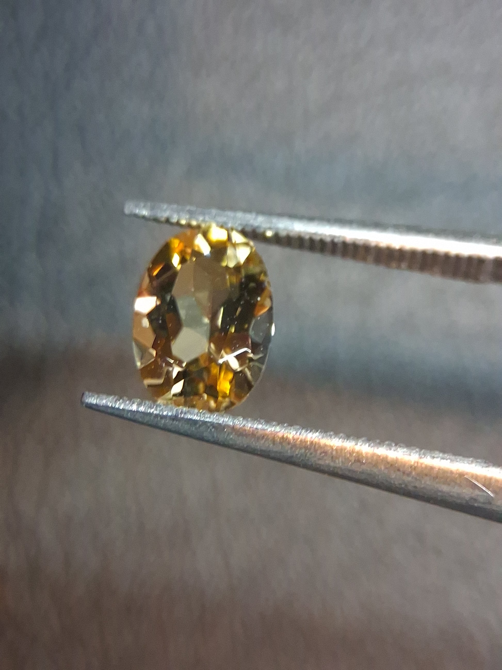 Natural Citrine – Faceted Oval Cut 5x7 mm 0.696 ct Sunlight Yellow | Loose Gemstone - Natural Gems Belgium