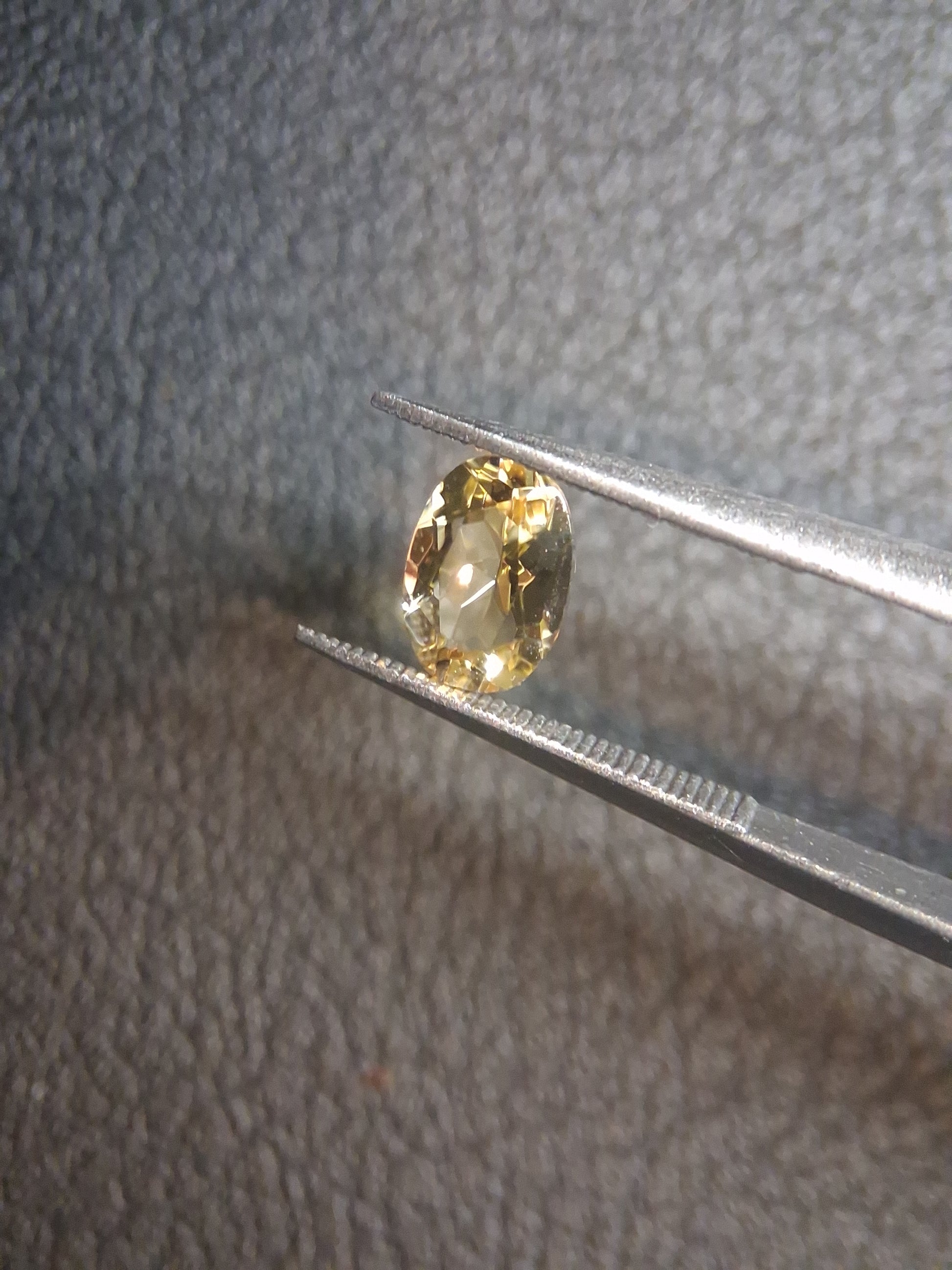 Natural Citrine – Faceted Oval Cut 5x7 mm 0.687 ct Sunlight Yellow | Loose Gemstone - Natural Gems Belgium