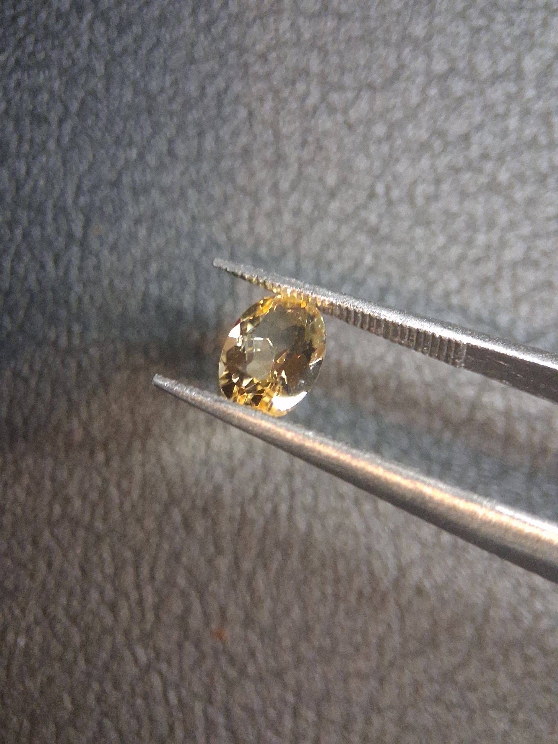 Natural Citrine – Faceted Oval Cut 5x7 mm 0.687 ct Sunlight Yellow | Loose Gemstone - Natural Gems Belgium