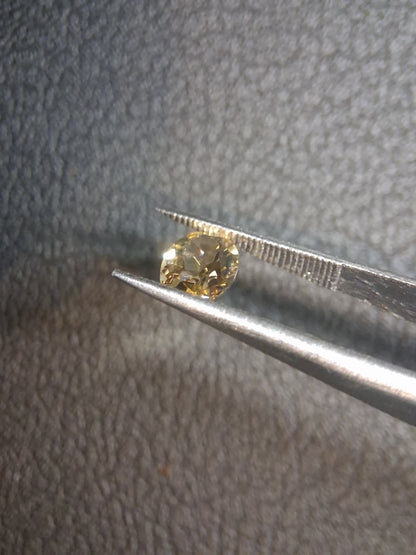 Natural Citrine – Faceted Oval Cut 5x7 mm 0.687 ct Sunlight Yellow | Loose Gemstone - Natural Gems Belgium