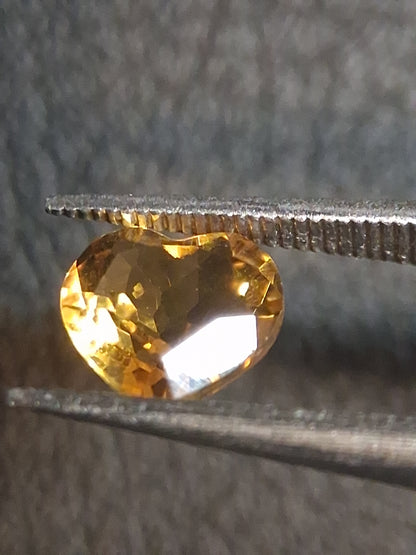 Natural Citrine Gemstone – Faceted Heart Cut 6x6 mm Yellow | Loose Citrine Stone - Natural Gems Belgium
