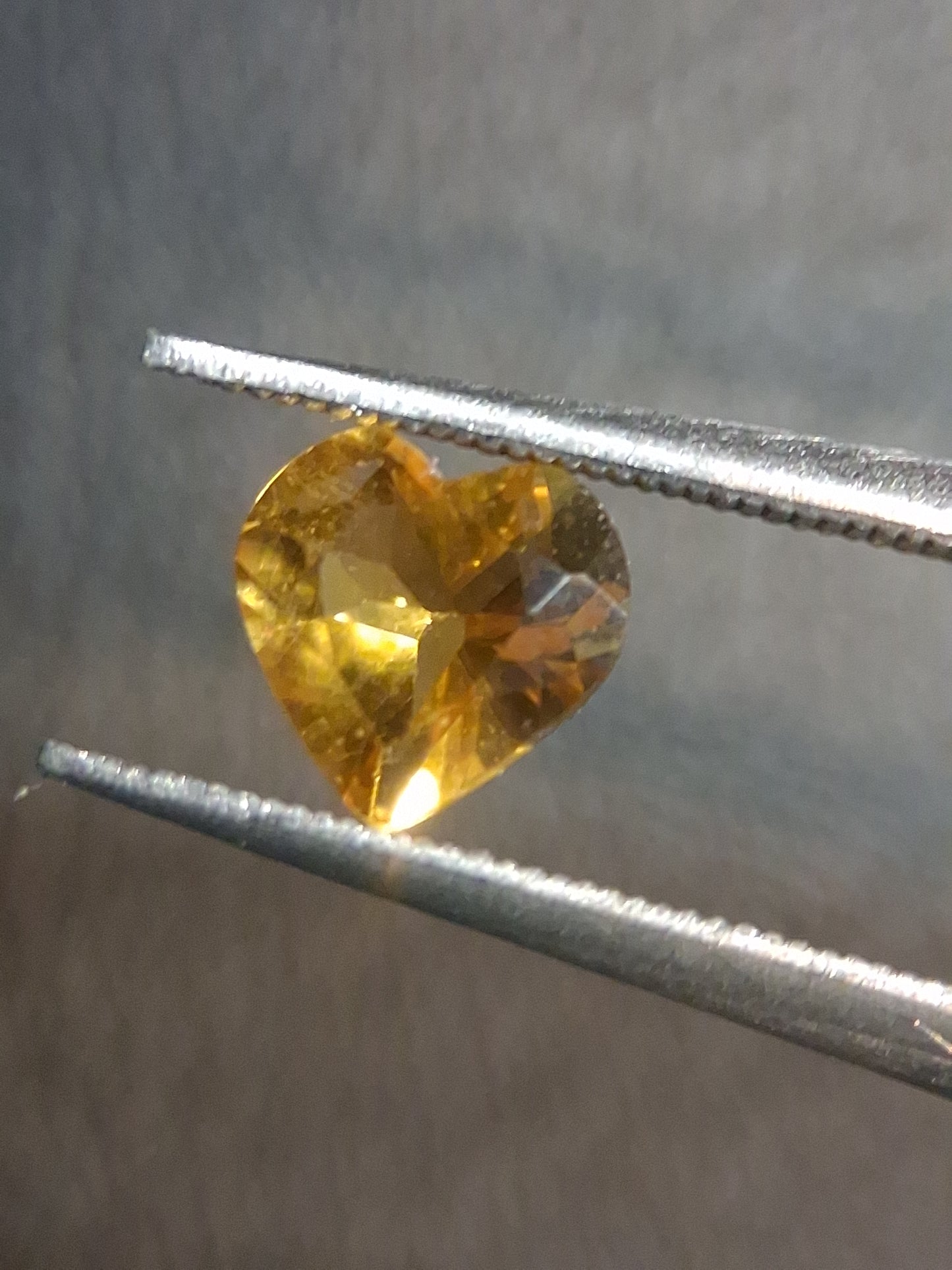Natural Citrine Gemstone – Faceted Heart Cut 6x6 mm Yellow | Loose Citrine Stone 0.675 ct - Natural Gems Belgium