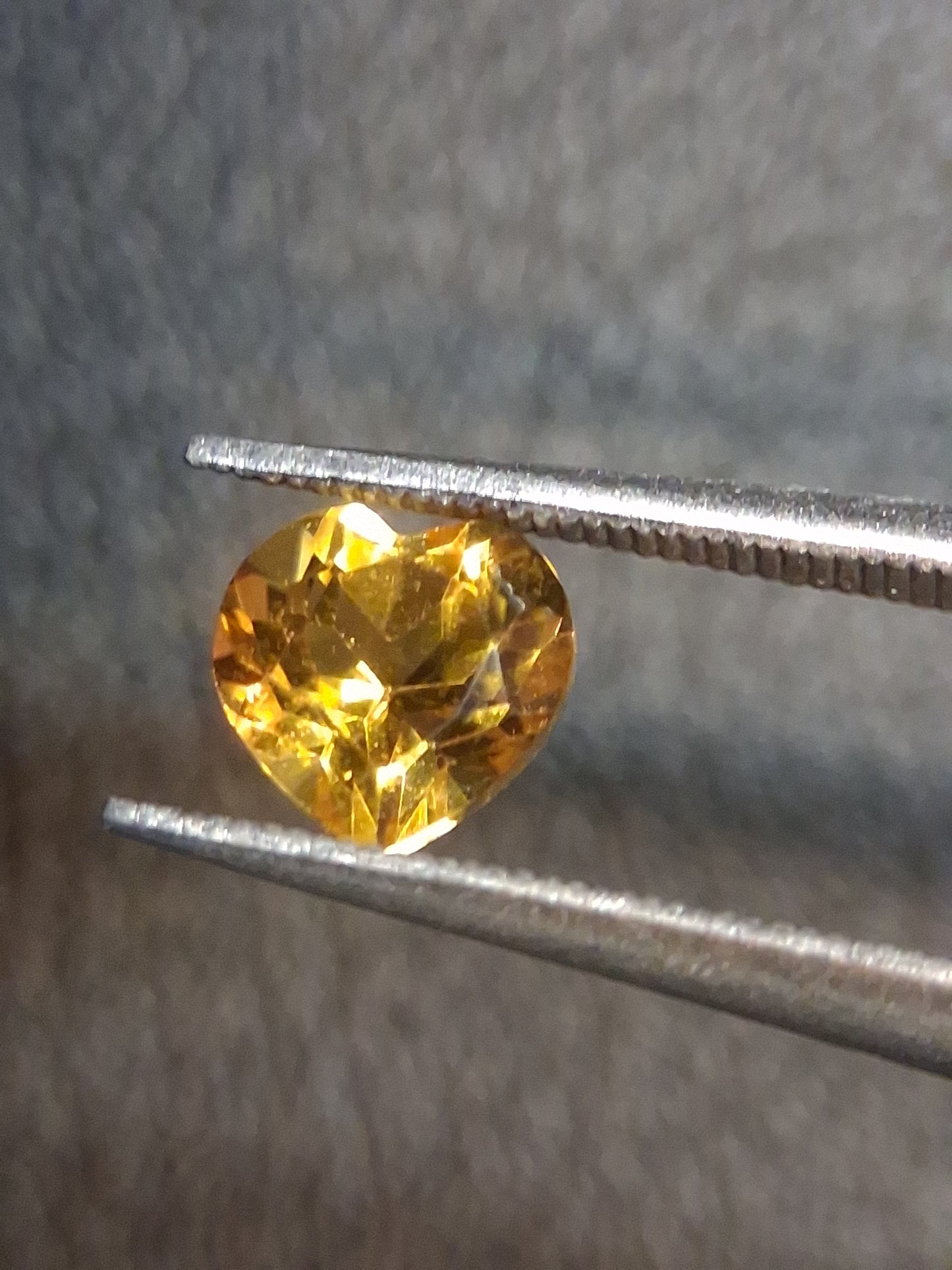 Natural Citrine Gemstone – Faceted Heart Cut 6x6 mm Yellow | Loose Citrine Stone 0.725 ct - Natural Gems Belgium
