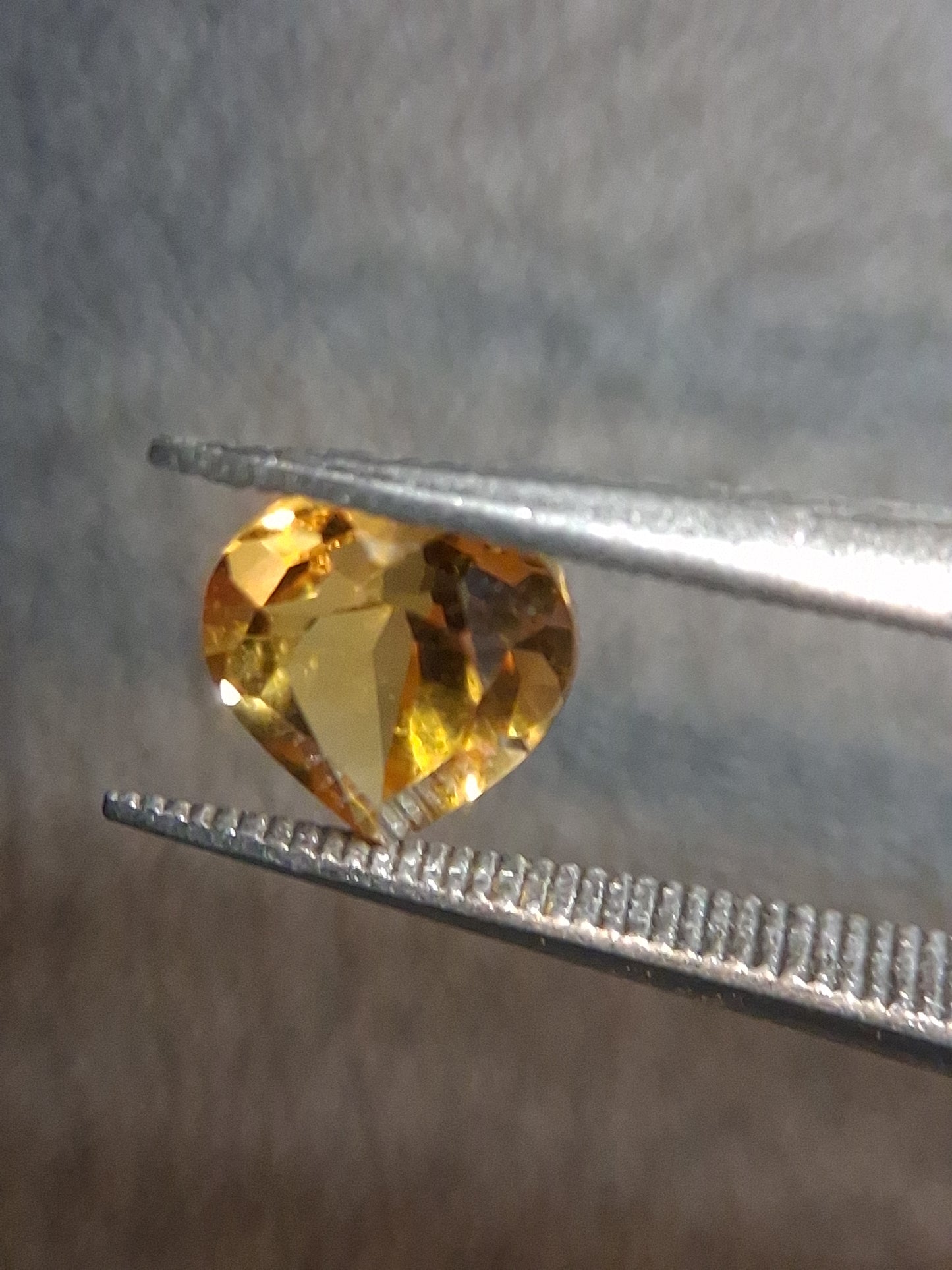 Natural Citrine Gemstone – Faceted Heart Cut 6x6 mm Yellow | Loose Citrine Stone 0.725 ct - Natural Gems Belgium