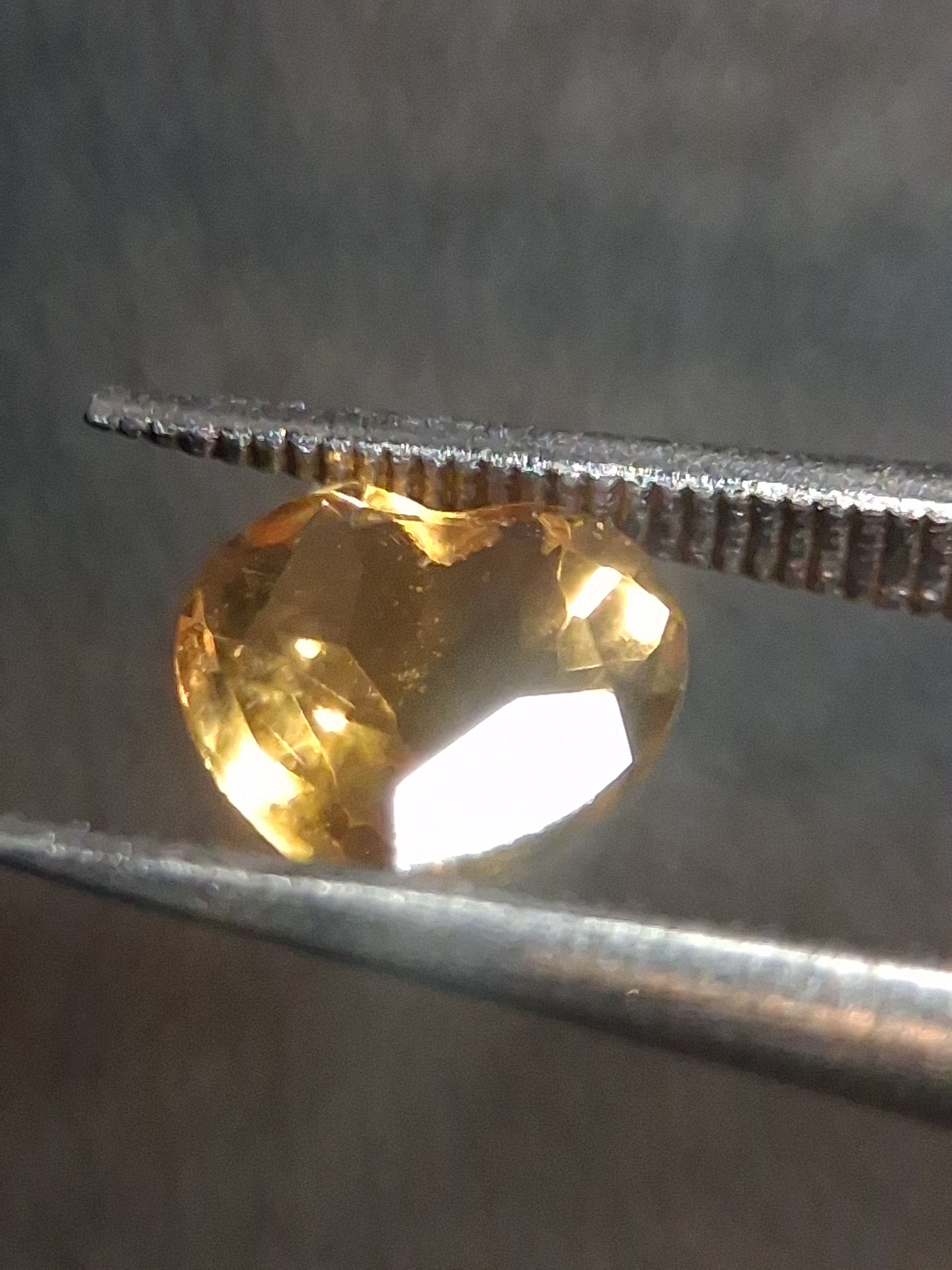 Natural Citrine Gemstone – Faceted Heart Cut 6x6 mm Yellow | Loose Citrine Stone 0.720 ct - Natural Gems Belgium