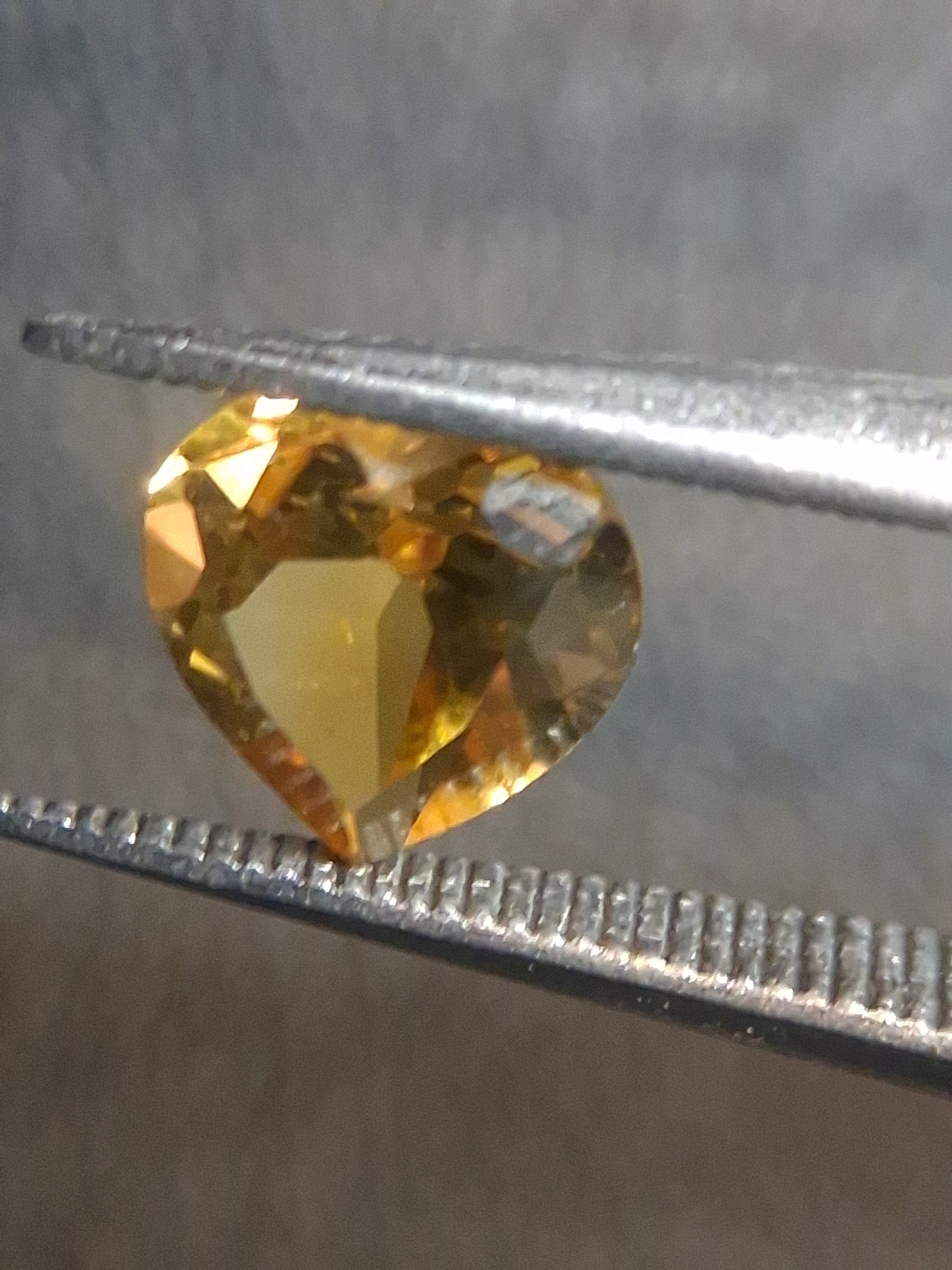 Natural Citrine Gemstone – Faceted Heart Cut 6x6 mm Yellow | Loose Citrine Stone 0.720 ct - Natural Gems Belgium