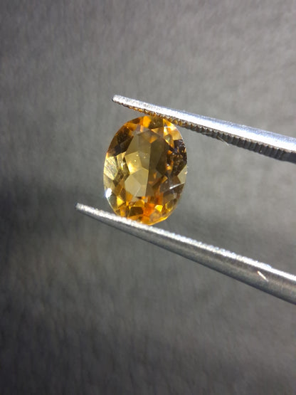 Natural Citrine Gemstone – Faceted Oval Cut 6x8 mm Yellow | Loose Citrine Stone 1.300 ct - Natural Gems Belgium