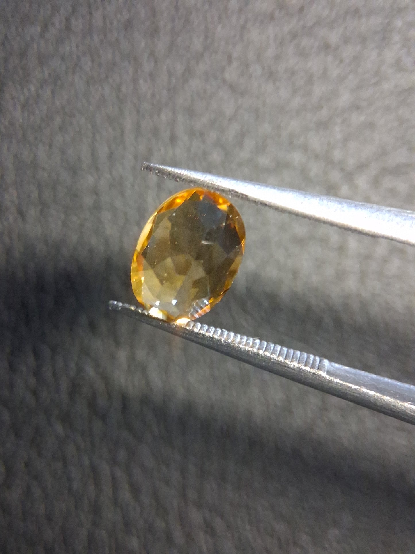 Natural Citrine Gemstone – Faceted Oval Cut 6x8 mm Yellow | Loose Citrine Stone 1.300 ct - Natural Gems Belgium