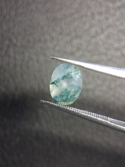 Natural Moss Agate 6x8 mm Oval Faceted – 1.165 ct dentritic Agate Gemstone - Natural Gems Belgium