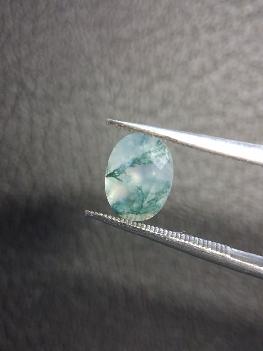 Natural Moss Agate 6x8 mm Oval Faceted – 1.165 ct dentritic Agate Gemstone - Natural Gems Belgium