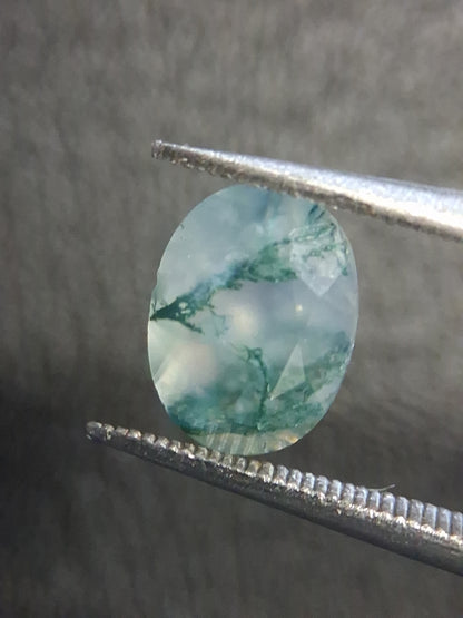 Natural Moss Agate 6x8 mm Oval Faceted – 1.165 ct dentritic Agate Gemstone - Natural Gems Belgium
